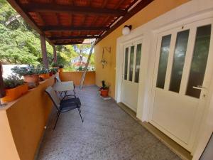 One-bedroom apartment with terrace