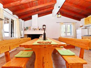 Holiday Home Zule - One Bedroom Holiday Home with Swimming pool