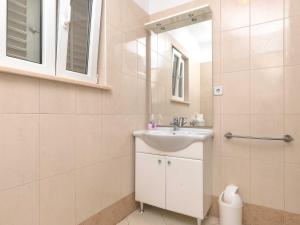 House Apartments Ariva - Studio Apartment with Balcony 3 Adults - A1