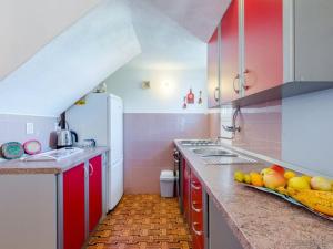 Apartment Mia-Three Bedroom Apartment with Sea View Terrace