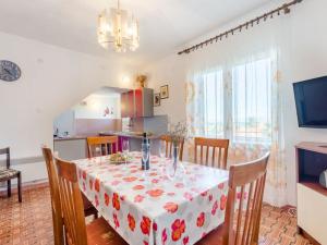 Apartment Mia-Three Bedroom Apartment with Sea View Terrace