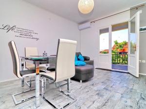 Apartment Marjana Prizba with terrace