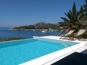 Villa Mirjana - Studio Apartment with Terrace and Sea View Bogumila