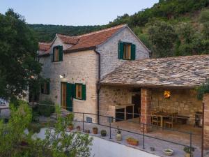 Villa Dol-Three Bedroom Villa with Pool - 4hvězdičkové hotely ve městě Postira