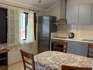 Apartments Nives - Three Bedroom Apartment with Terrace and Sea View