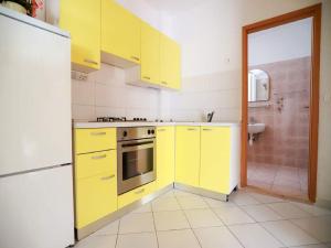 Apartments Pezo - Superior Two Bedroom Apartment with Balcony 