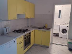 Apartments Pezo - Superior Two Bedroom Apartment with Balcony 