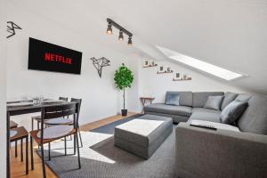BackHome - BUSINESS&FAMILY - Parken, 3-Zimmer, SmartTV, Balkon, Waschmaschine, ruhige Stadtrand-Lage, Netflix, 60qm, 24h Checkin