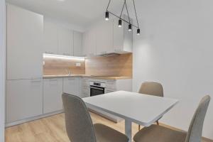 Pilot Apartment - With parking