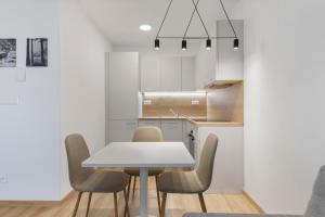 Pilot Apartment - With parking