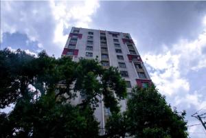 LN NEWLY FURNISHED WEST STUDIo