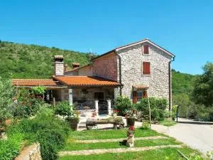 Haus Salakova a lovely vintage stone house - 拉巴克