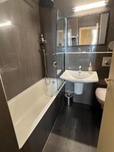 Double Room Picasso (first floor) room in Les Quatre Dauphins