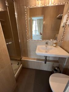 Single Room Granet (second floor) room in Les Quatre Dauphins