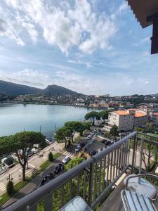 Stupendo Appartamento vista lago sulla passeggiata