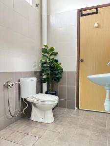 Kikis room for men
