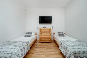 Beautiful Apartment with Mountain View by Noclegi Renters