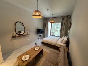 The Chic Retreat, Stylish Studio Close to Yas & Airport