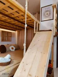 El Nissi Staycation, The Play Cabin, Beside Enchanted Kingdom - Perlas