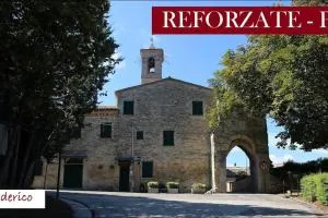 Bellissimo borgo Medioevale Panorama, Tranquillità - 福松布罗内