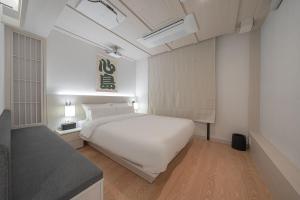 Phòng Giường Đôi Có Bồn Tắm Spa (Double Room with Spa Bath)