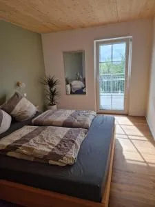 FeWo2 großräumige FeWo in Riegel am Kaiserstuhl über 2 Etagen, Galerie, Balkon - Hecklingen