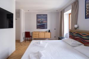 23 Suites