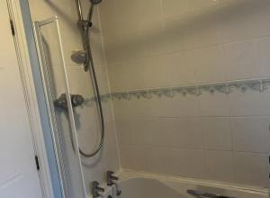 3 Bed - Sleeps 5 - Pets - Private Parking