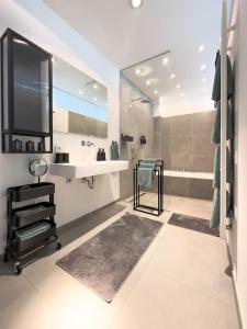CityLoft - Augsburger Innenstadt-Bismarckviertel - kostenloser Tiefgaragenstellplatz