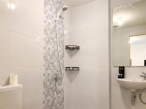 Warm and Cozy Living 2BR Tokyo Riverside PIK 2 Apartment By Travelio