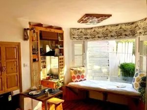 WindowBOX STUDIO kitchenette lawn WFH - Pathankot