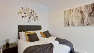 Charming 2-Bedroom Apartment with Netflix & Wi-Fi