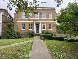 Cosy London SW12, Garden Flat