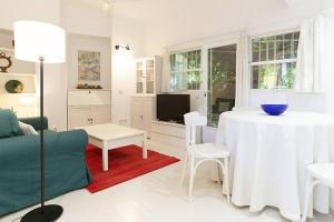 Nice house with courtyard in Puerta del Angel - Mauregato