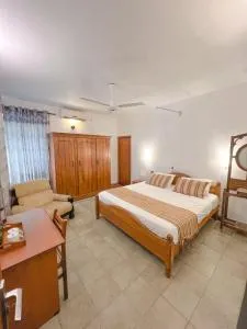 Double Room with Private Bathroom in Galle - Galwetawatta