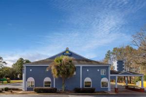 Days Inn by Wyndham Columbia