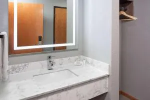 Super 8 by Wyndham McHenry Fox Lake Area - Delavan