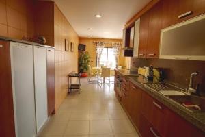 Parque Atlântico Modern Seaview Apartment with Pool and Tennis Court