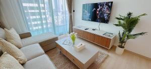 Stylish 1br Apartment Jvc Pool Parking