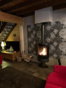 Chalets Spacious Ski Chalet In Traditional French Village, sleeps 8, Four Star with fibre broadband : photos des chambres