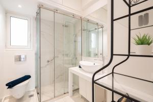 Sophisticated Modern Apt in Athens center