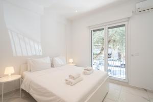 Sophisticated Modern Apt in Athens center