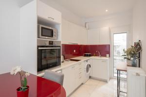 Sophisticated Modern Apt in Athens center