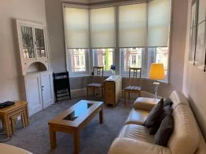 Apartment 2 Bed West End - Knightswood