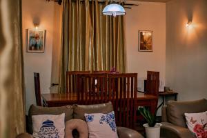 Mesa, Mama Ket Homes Arusha