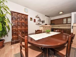 Apartment Tino-1 by Interhome