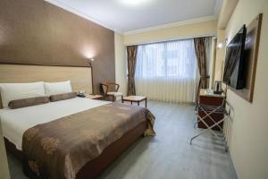 HALLEY OTEL