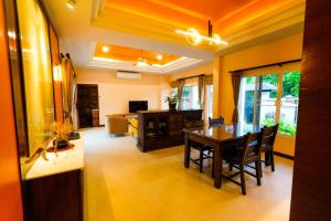 Luxurious large size swimming pool villa in Rawai