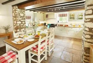 The White House - Little Weighton