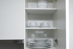 Stunning One-Bed Apartment with King Size Bed, Private Balcony and Free Gated Parking